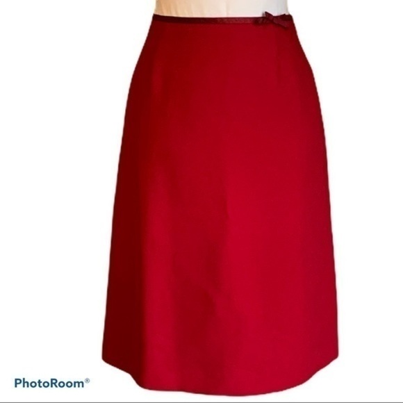 Kasper Red Skirt With Bow Detail - Picture 2 of 6